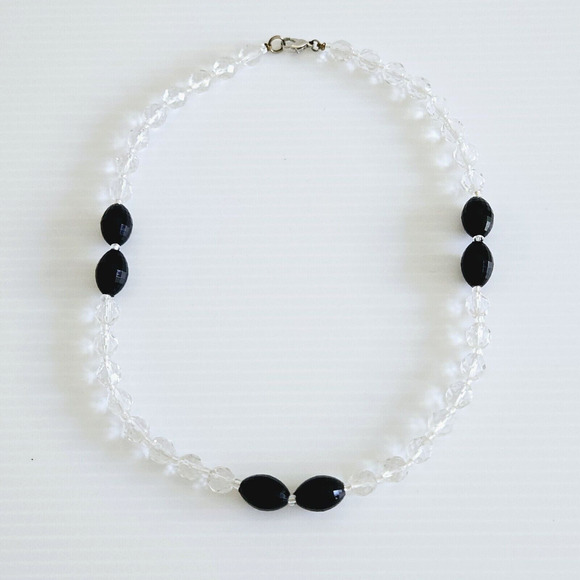 Vintage Choker Necklace Clear Faceted Lucite Beads Coquette Twee Retro Classic - Picture 2 of 9